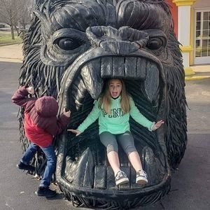 Meet your Posher, Candy